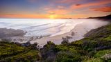 Klippen, Strände, dichte Urwälder: Der Garden-Route-Nationalpark an Südafrikas wunderschöner Südküste wartet gleich mit Natur-Erlebnissen auf