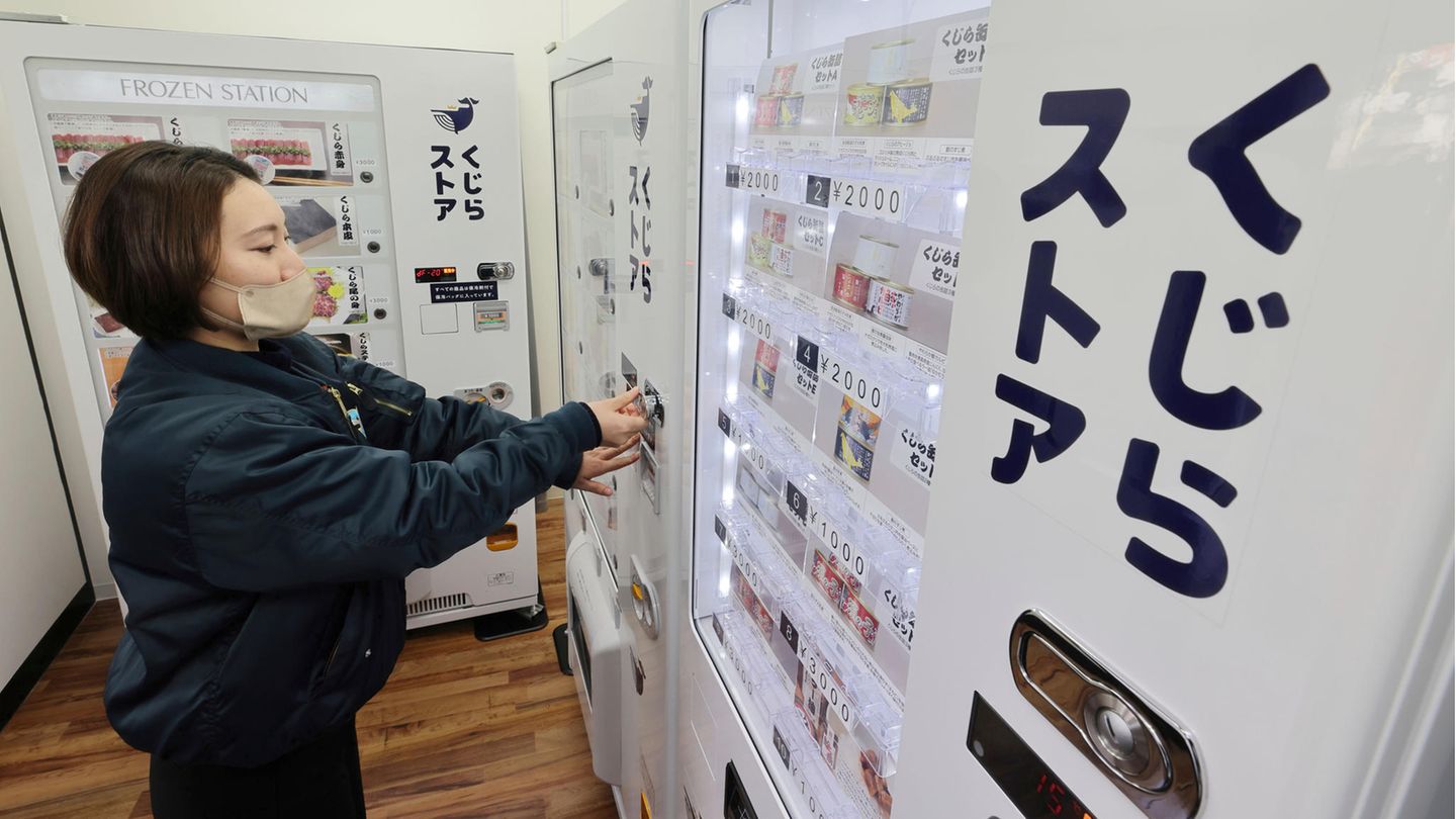 Walfleisch auf Knopfdruck: So sehen die Selbstbedienungs-Automaten der Firma Kyodo Senpaku Co. aus