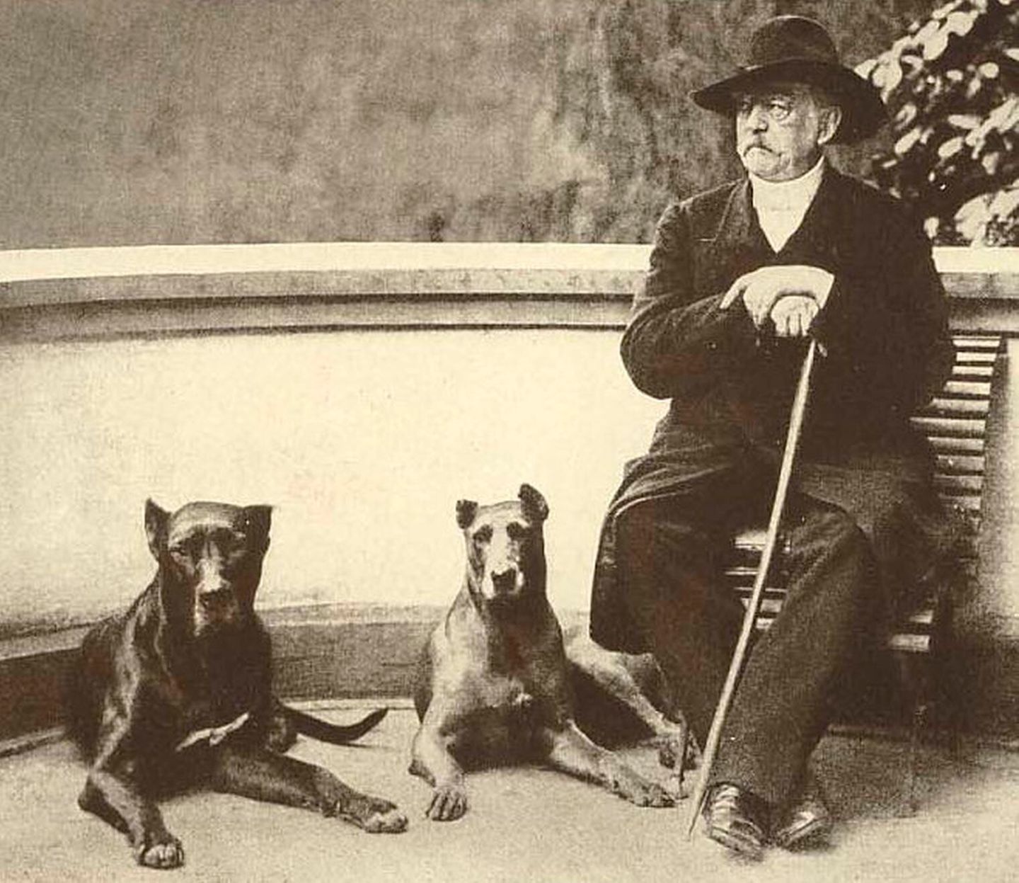 Bismarck und seine Doggen: Die Zuneigung des Staatsmanns zu seinen Hunden war im Deutschen Kaiserreich legendär