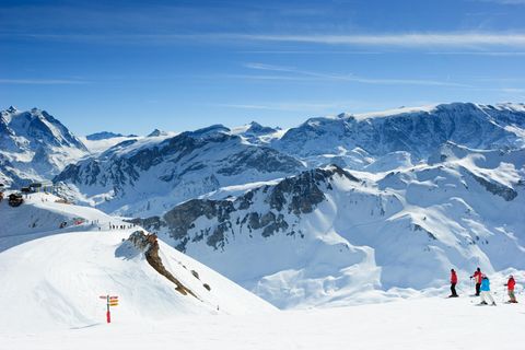 Skiläufer in den Französischen Alpen