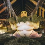 Ein Kunstwerk in der Scheune des Übernachtungs-Kunstprojekts "The Proposal"