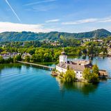 Gmunden mit Schloss in Österreich