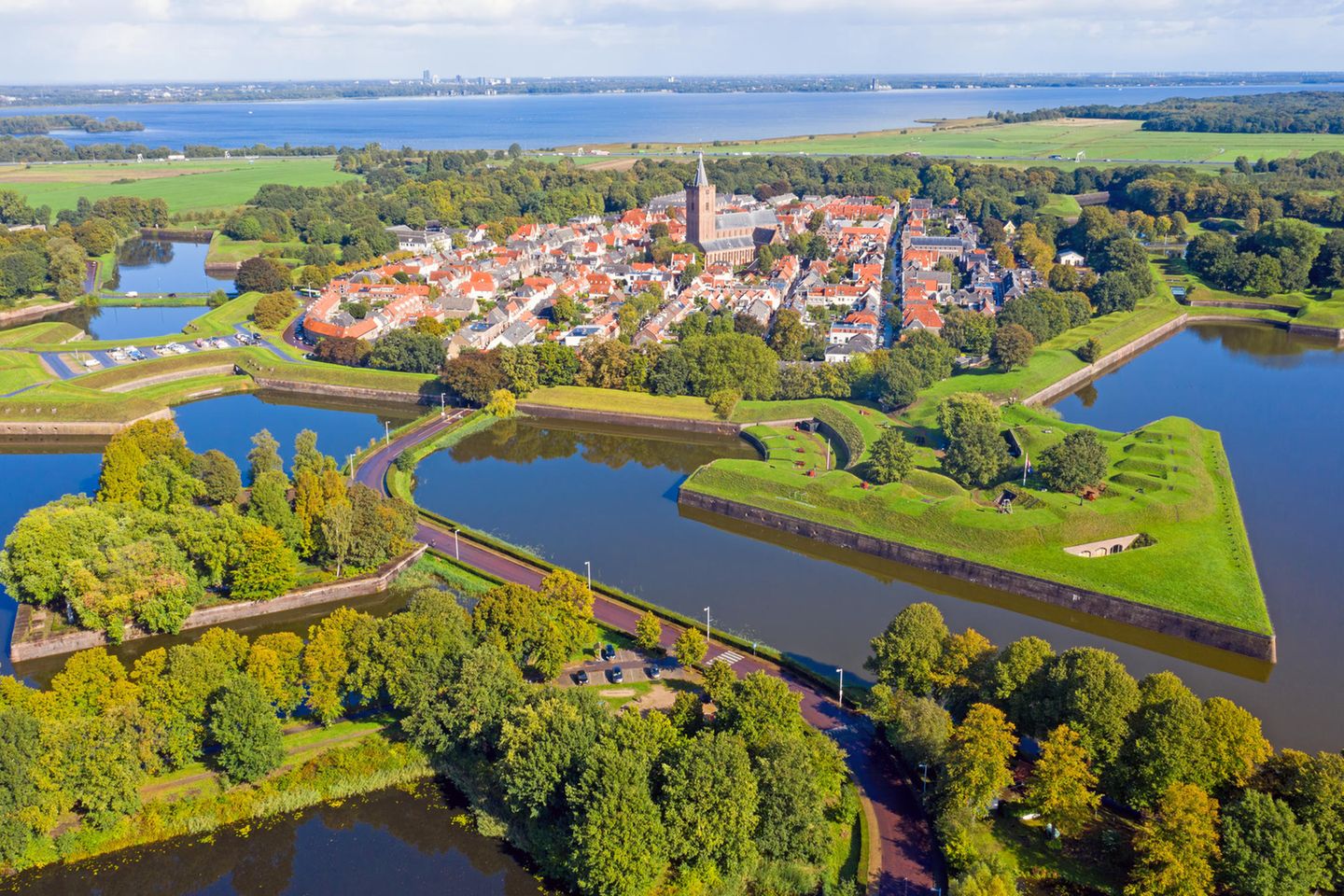 Naarden –  die niederländische Festungsstadt Naarden aus der Vogelperspektive