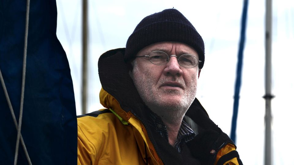 Thomas Käsbohrer war viele Jahre als Verleger tätig, bevor er sich ganz seiner Leidenschaft widmete: dem Segeln