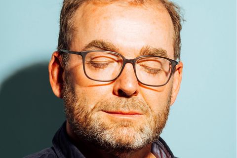 Es ist wichtig, immer mal wieder innezuhalten und zurückzuschauen, was man geschafft hat, betont der Psychologe. Das mache zufrieden