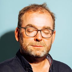 Es ist wichtig, immer mal wieder innezuhalten und zurückzuschauen, was man geschafft hat, betont der Psychologe. Das mache zufrieden