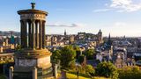 Calton Hill mit Blick auf Edinburgh