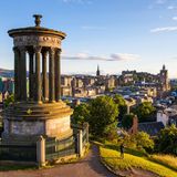 Calton Hill mit Blick auf Edinburgh