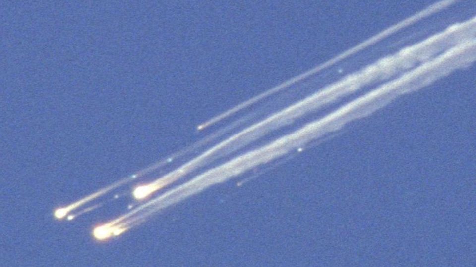 Die US-Raumfähre "Columbia" zerfällt in mehrere Teile