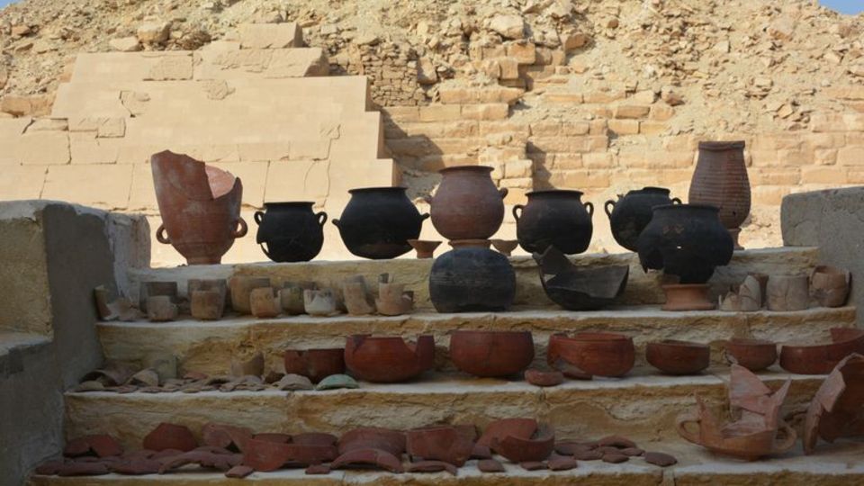 Gefäße aus der Balsamierungswerkstatt in Sakkara Gefäße aus der Balsamierungswerkstatt in Sakkara