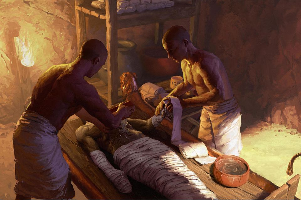 Einbalsamierung eines Mannes in einer Kammer im alten Ägypten