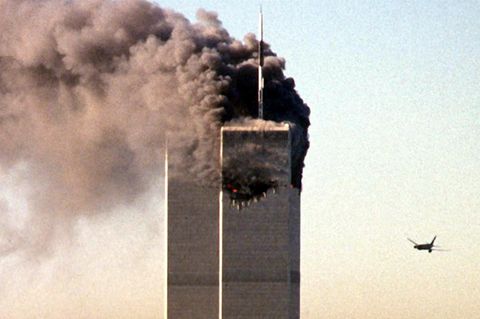 Um die Terroranschläge vom 11. September 2001 ranken sich zahlreiche Verschwörungstheorien, etwa, dass Mitglieder der US-Regierung die Anschläge bewusst geschehen ließen