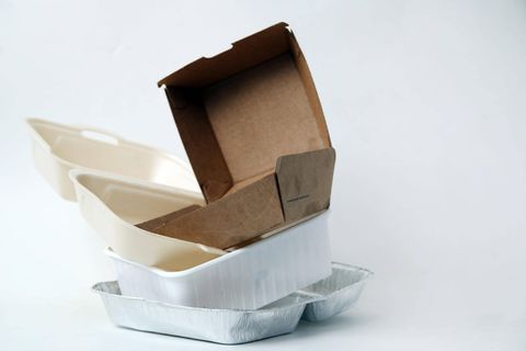 Stapel Plastiverpackungen