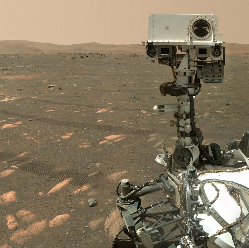 Der Mars-Rover Perseverance der NASA macht ein Selfie