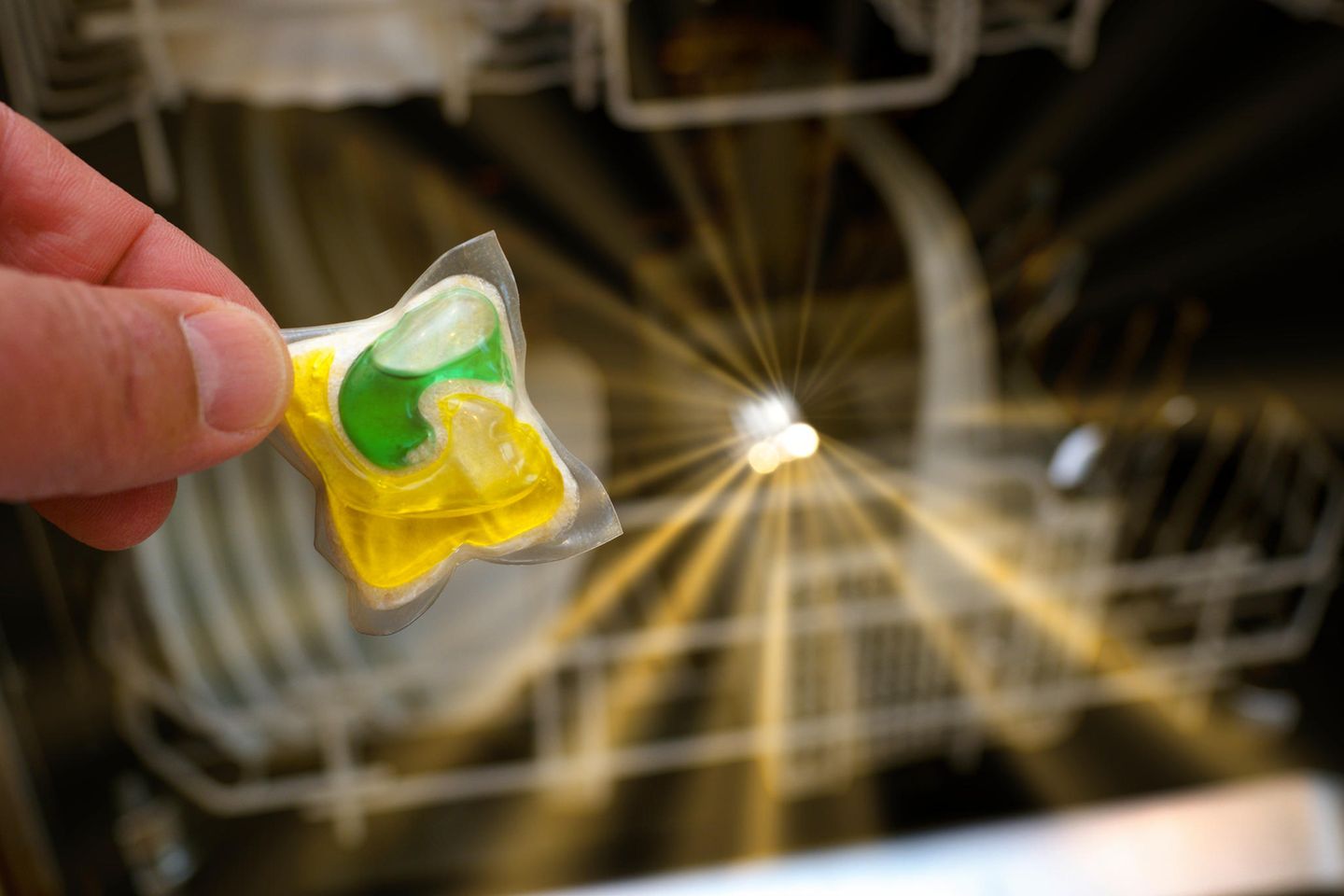 Tabs beim Spülen und Waschen verwenden Tab für die Spülmaschine