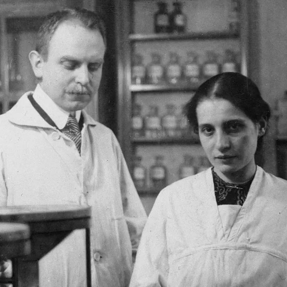 Otto Hahn und Lise Meitner im Labor
