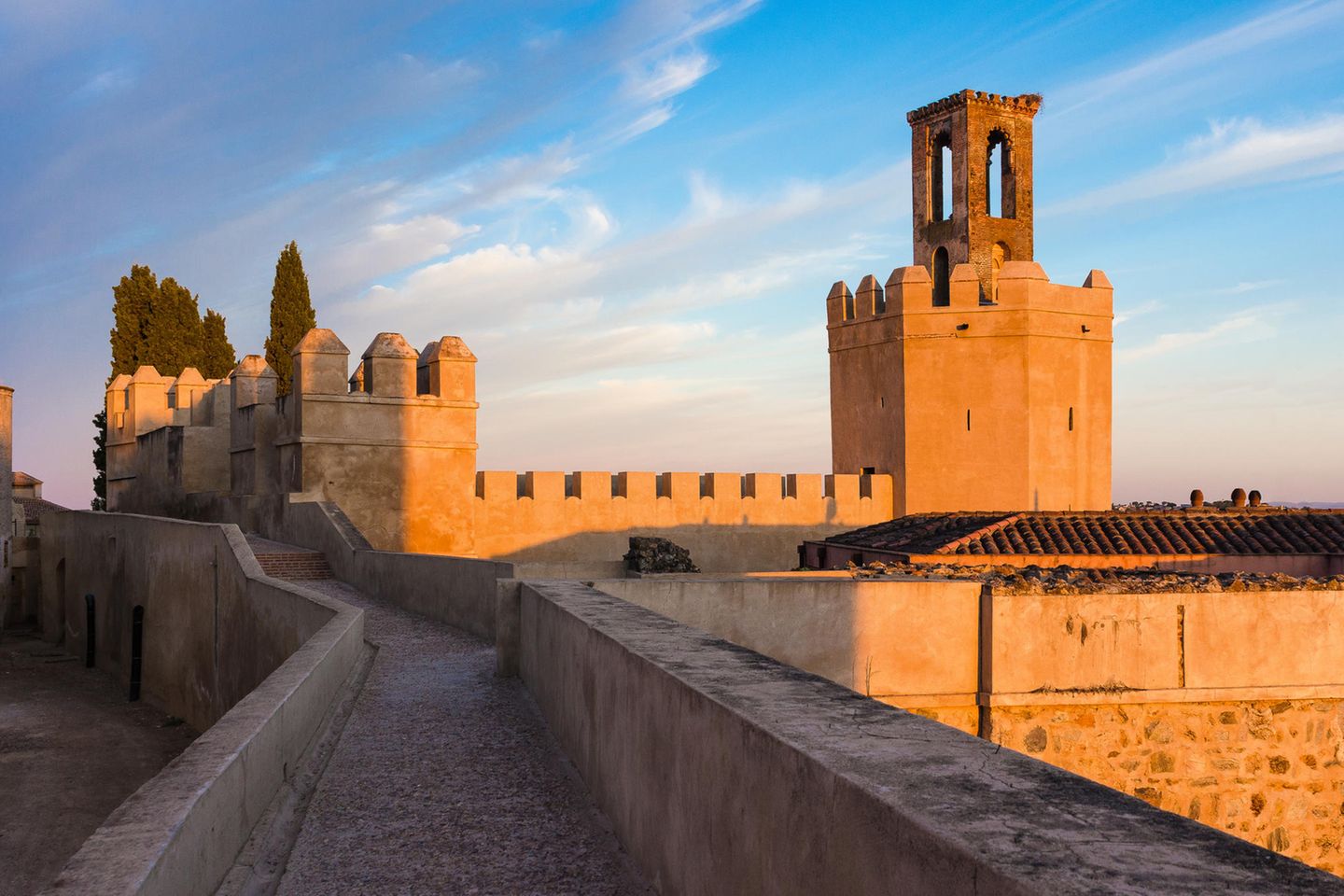Der Alcazaba im spanischen Badajoz in der Abendsonne