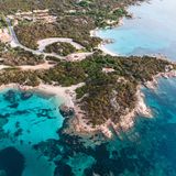 Blick aus der Vogelperspektive auf die Costa Smeralda, Sardinien