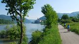 Radfahrer auf dem Donau-Radweg