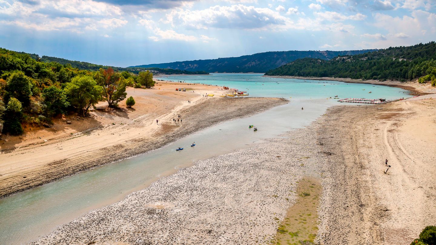 Kanus und SUPs im Verdon