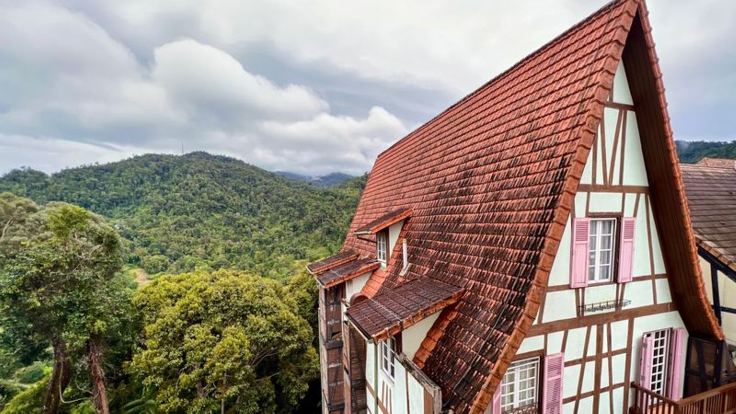 Fachwerkhaus im Dschungel von Malaysia