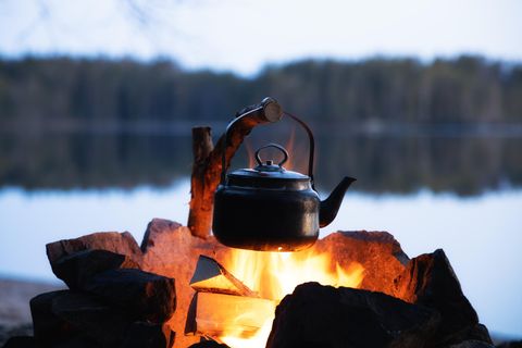 Wasser abkochen beim Camping