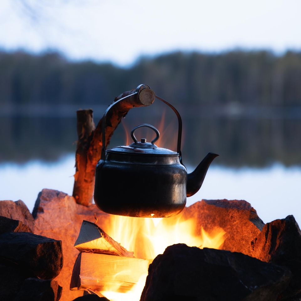 Wasser abkochen beim Camping
