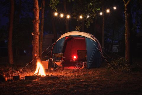 Geschenke für Camper: 20 praktische Ideen für Outdoor-Fans - [GEO]