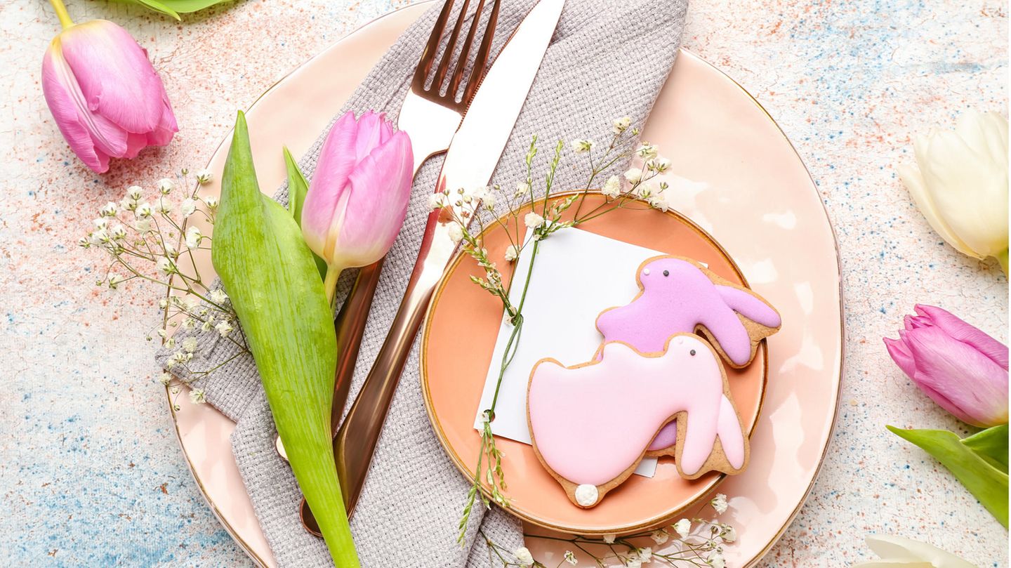 gedeckter Tisch an Ostern