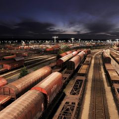 In Maschen südlich von Hamburg liegt der größte Rangierbahnhof Europas. Die rund 750 Weichen steuern täglich bis zu 3500 Waggons