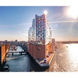 Blick auf die Elbphilharmonie bei Sonnenschein