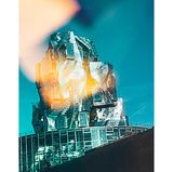 Glasgebäude mit vielen Ausbuchtungen, Ecken und Kanten