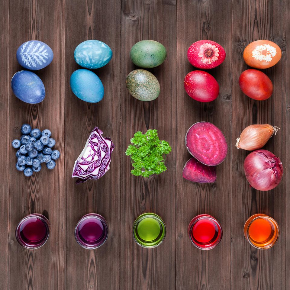Bunt gefärbte Ostereier mit Naturfarben