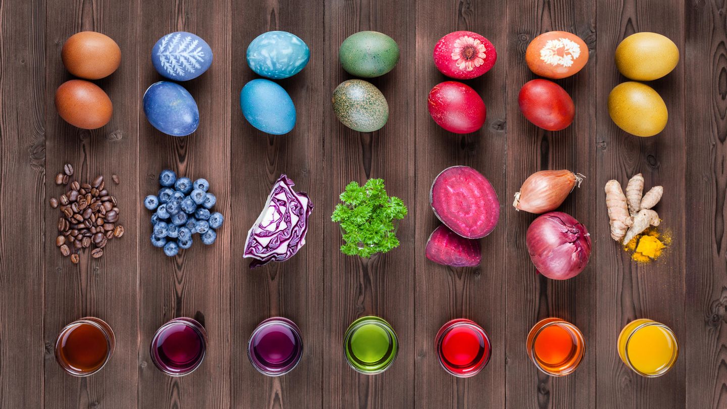 Bunt gefärbte Ostereier mit Naturfarben