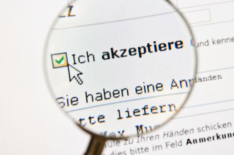 Das Häkchen unter die AGB ist schnell gesetzt. Besser ist allerdings vorheriges Lesen und am besten noch ein Abspeichern auf dem Computer
