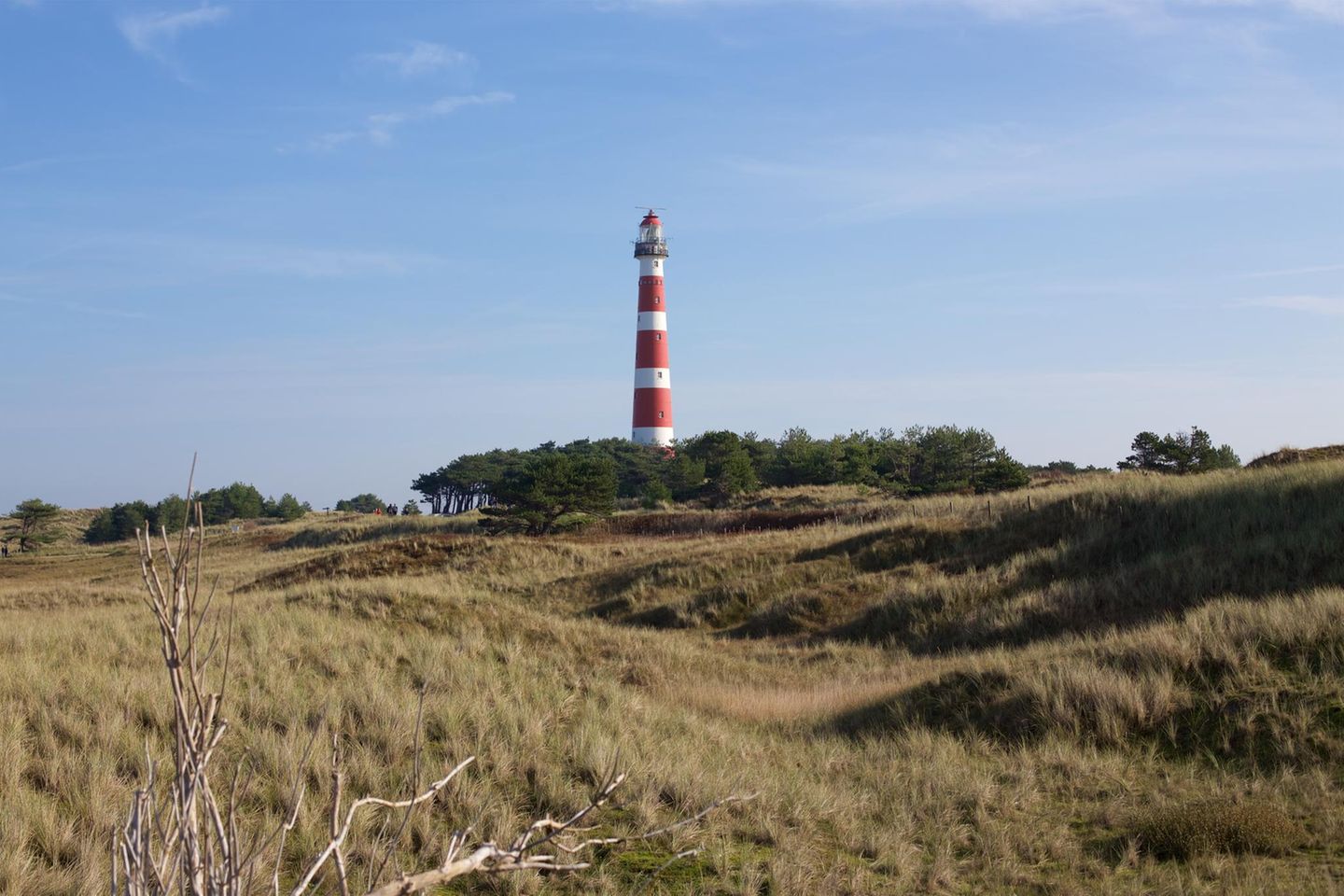 Leuchtturm bei Sonnenschein