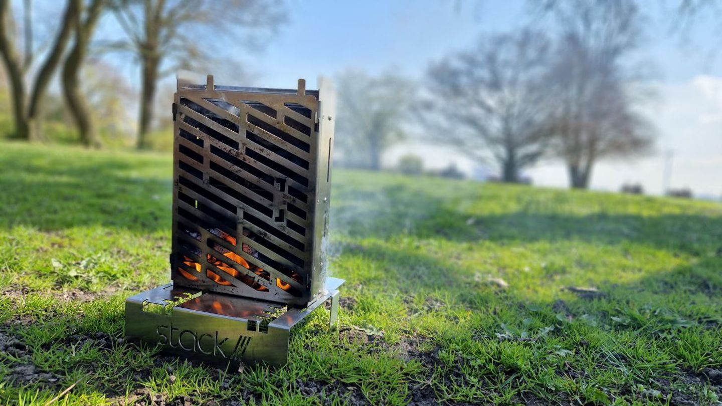 stack Grill und Feuerstelle in einem