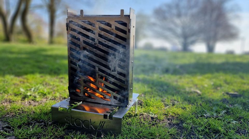 stack Grill und Feuerstelle in einem
