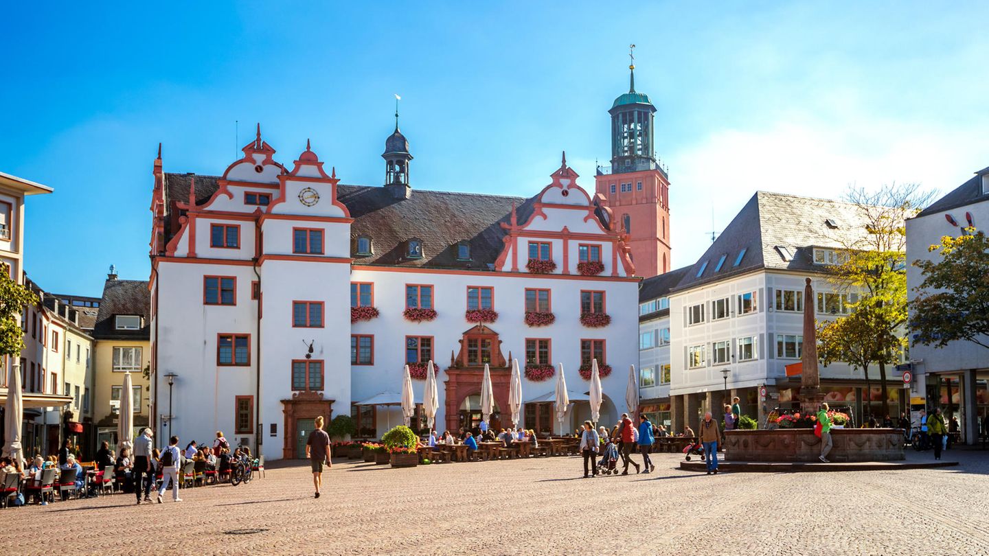 Über 100.000 Einwohner: Darmstadt, Platz 3 Marktplatz in Darmstadt