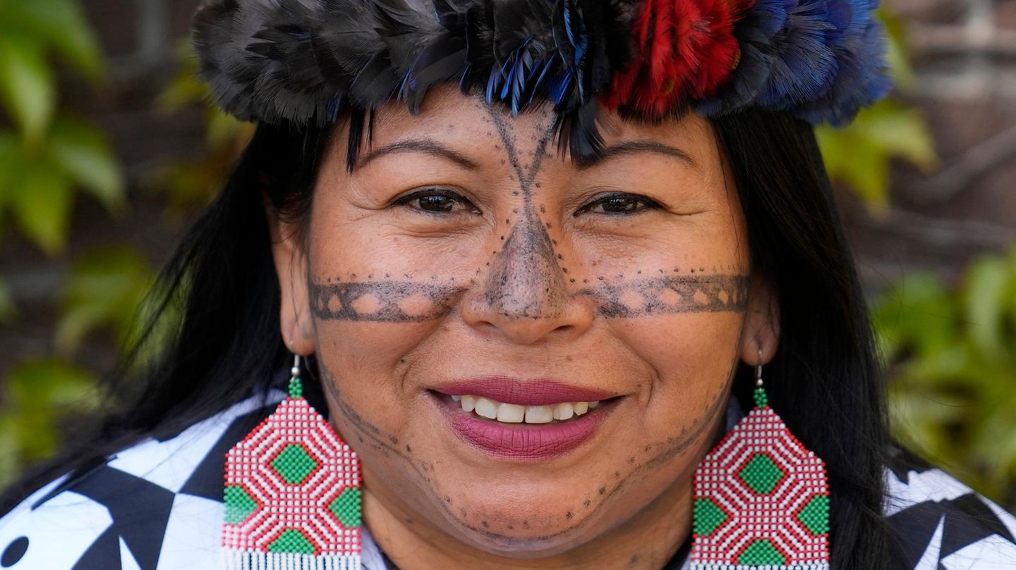 Die mit dem Goldmann-Preis ausgezeichnete Brasilianerin Alessandra Korap Munduruku organisierte den Widerstand gegen Bergbauprojekte des britischen Konzerns Anglo American im Amazonas-Regenwald