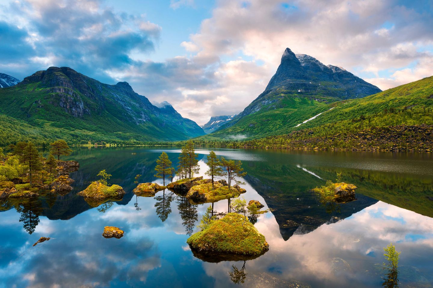 Blick auf den See Innerdalsvatna