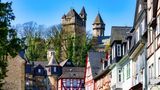 Braunfels mit Burg im Hintergrund