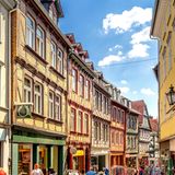 Menschen in der Wettergasse in Marburg