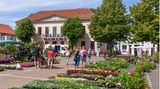 Standesamt mit Wochenmarkt am Pferdemarkt, Oldenburg