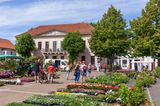 Standesamt mit Wochenmarkt am Pferdemarkt, Oldenburg