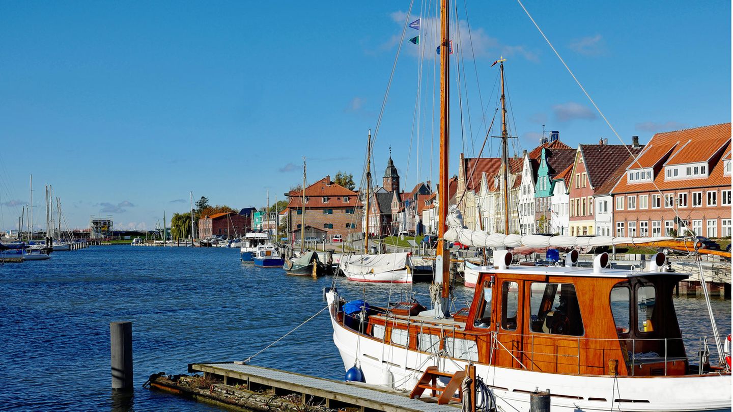 Glückstadt: Kleinod an der Elbe Binnenhafen von Glückstadt