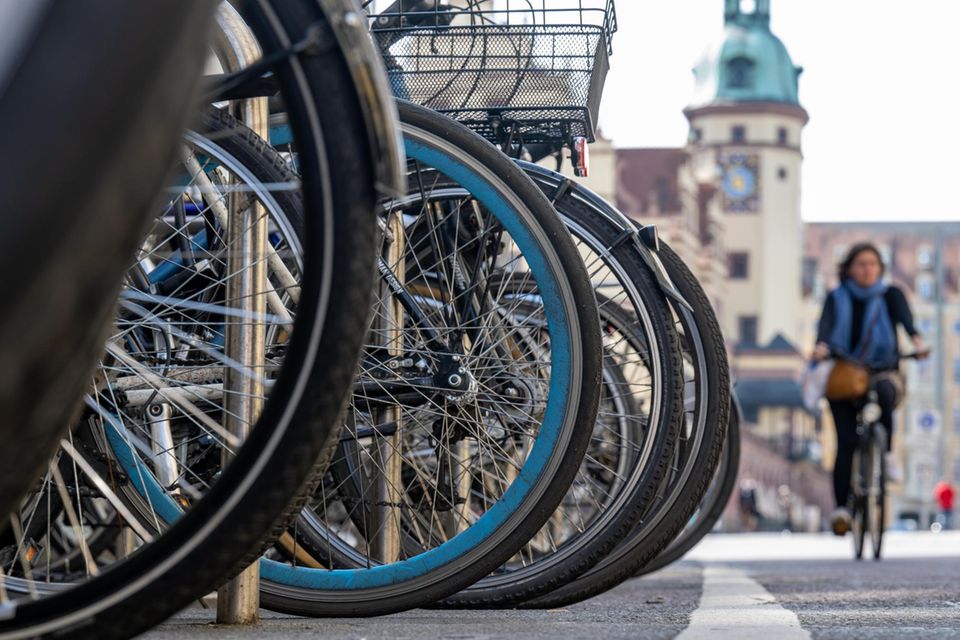 Die weltgrößte Radverkehrskonferenz "Velo-city" findet vom 9. bis 12. Mai 2023 auf der Leipziger Messe statt und gastiert erstmals seit 16 Jahren wieder in einer deutschen Stadt. Mehr als 1500 Teilnehmer aus über 50 Ländern haben sich für den Kongress angemeldet