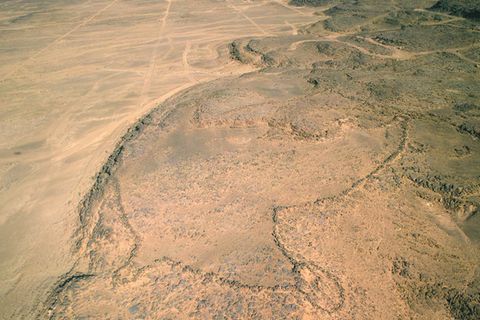 Blick aus der Luft auf den Wüstendrachen Jebel az-Zilliyat