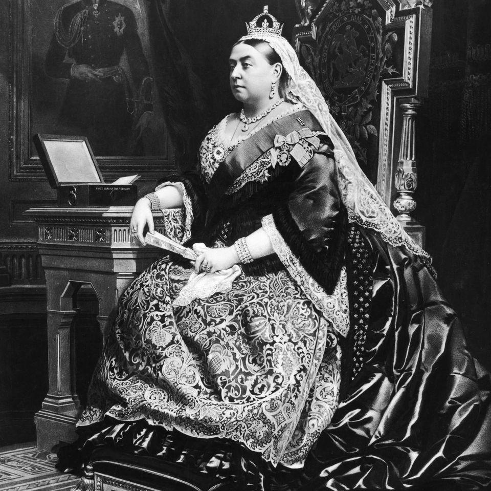 Königin Viktoria sitzt auf ihrem Thron