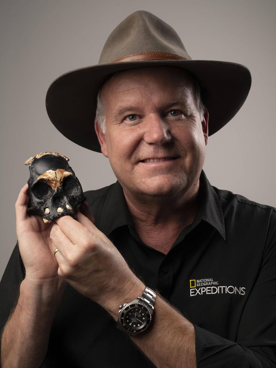 (4 Nov 2021) An international team of researchers, led by Professor Lee Berger from Wits University, has today (4 Nov) revealed the first partial skull of a Homo naledi child that was found in the remote depths of the Rising Star Cave in the Cradle of Humankind World Heritage Site near Johannesburg, South Africa. Describing the skull and its context in two separate papers in the Open Access journal, PaleoAnthropology, the team of 21 researchers from Wits University and thirteen other universities announced the discovery of parts of the skull and teeth of the child that died almost 250,000 years ago when it was approximately four to six years old. The first paper, of which Professor Juliet Brophy of Wits and Louisiana State Universities PUBLICATIONxNOTxINxUKxFRA Copyright: xx 50845837